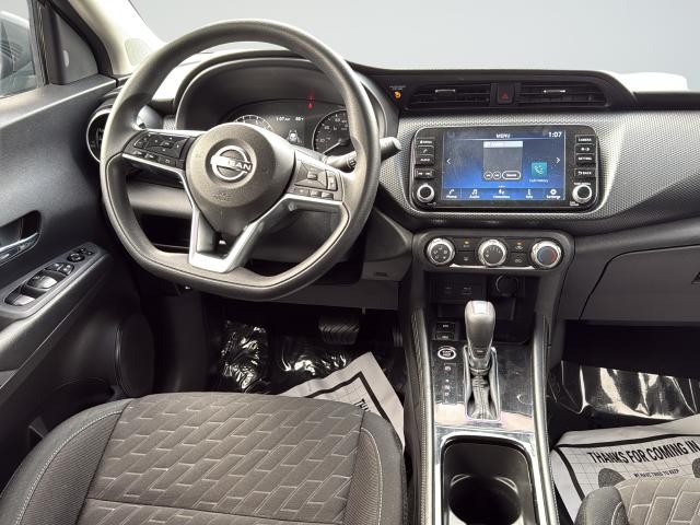 Nissan Kicks Vehicle Full-screen Gallery Image 11