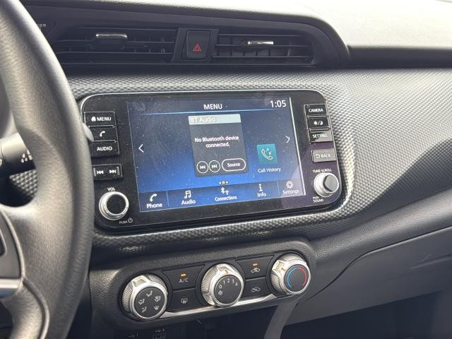 Nissan Kicks Vehicle Full-screen Gallery Image 14