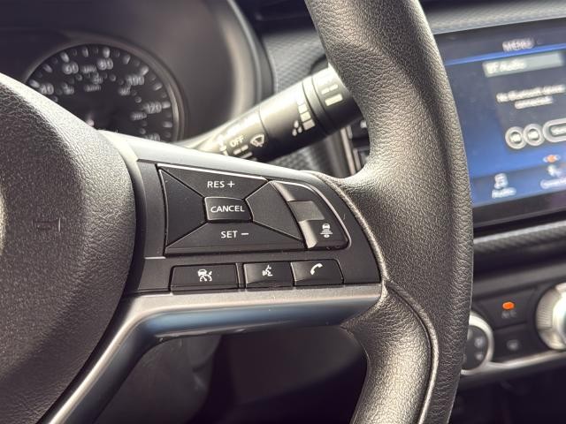 Nissan Kicks Vehicle Full-screen Gallery Image 17