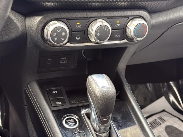 Nissan Kicks Vehicle Full-screen Gallery Image 21