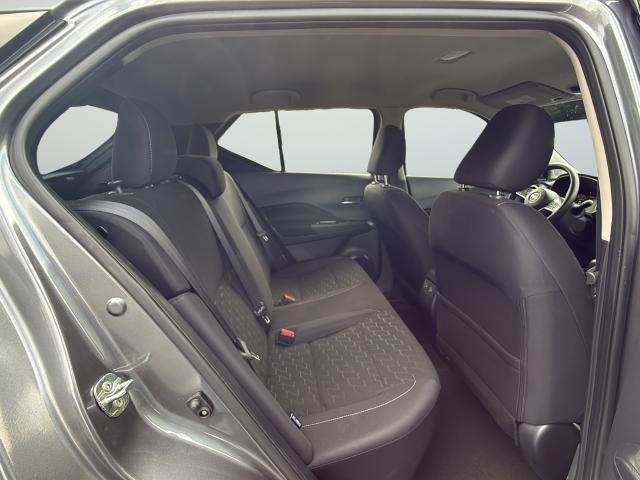 Nissan Kicks Vehicle Full-screen Gallery Image 25