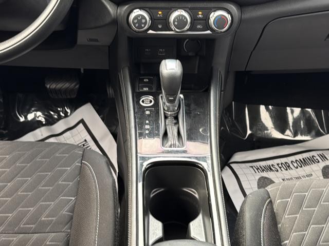Nissan Kicks Vehicle Full-screen Gallery Image 29