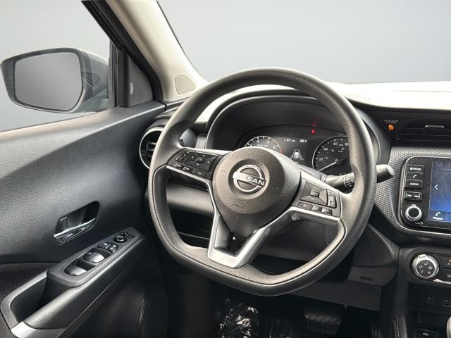 Nissan Kicks Vehicle Full-screen Gallery Image 38