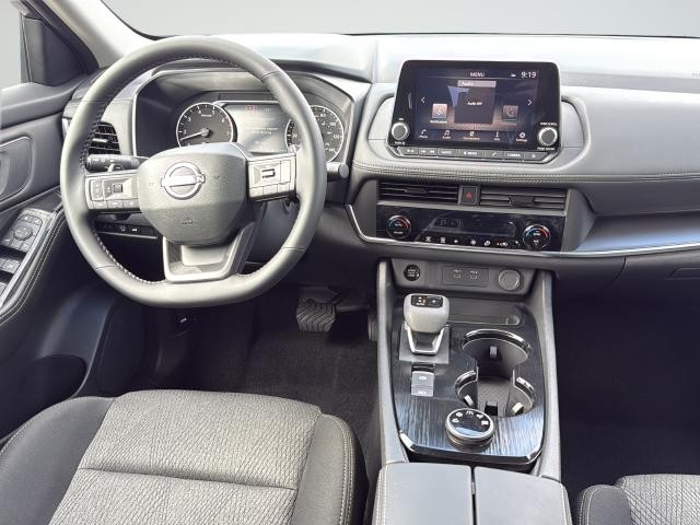 Nissan Rogue Vehicle Full-screen Gallery Image 11