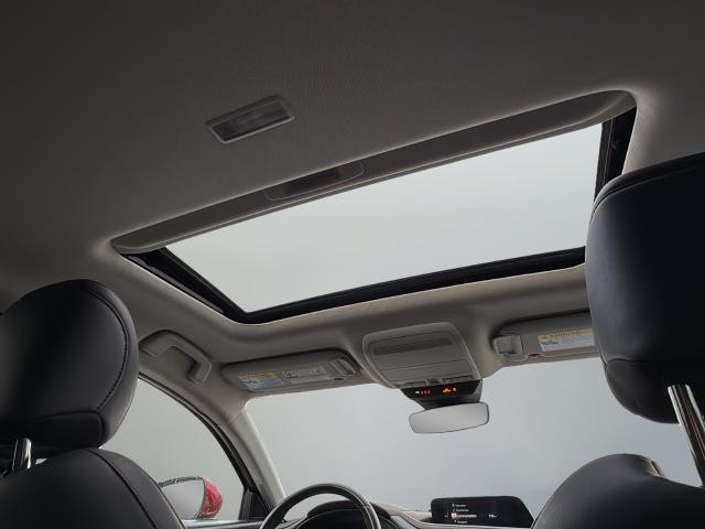 Mazda CX-30 Vehicle Full-screen Gallery Image 19