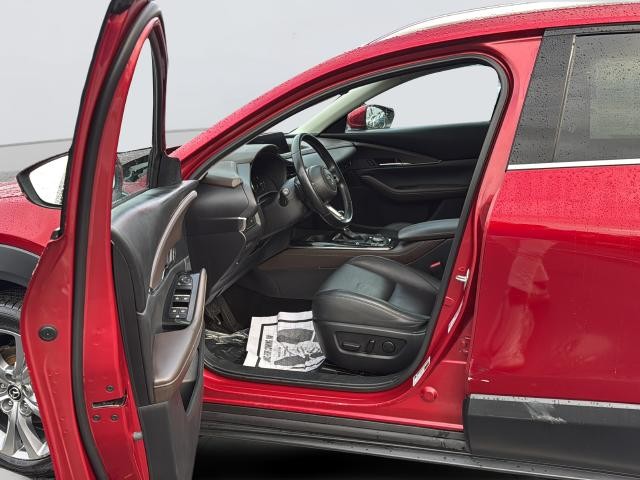 Mazda CX-30 Vehicle Full-screen Gallery Image 24