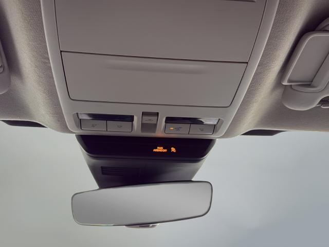 Mazda CX-30 Vehicle Full-screen Gallery Image 36