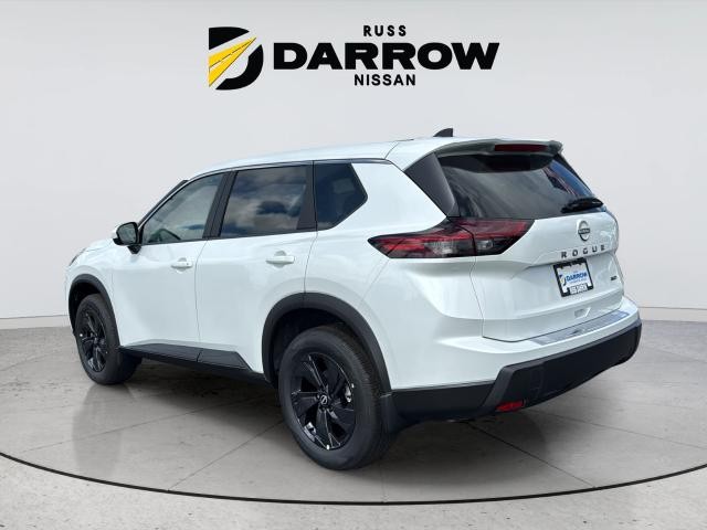 Nissan Rogue Vehicle Full-screen Gallery Image 3