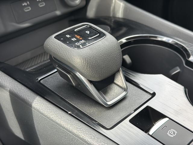 Nissan Rogue Vehicle Full-screen Gallery Image 37