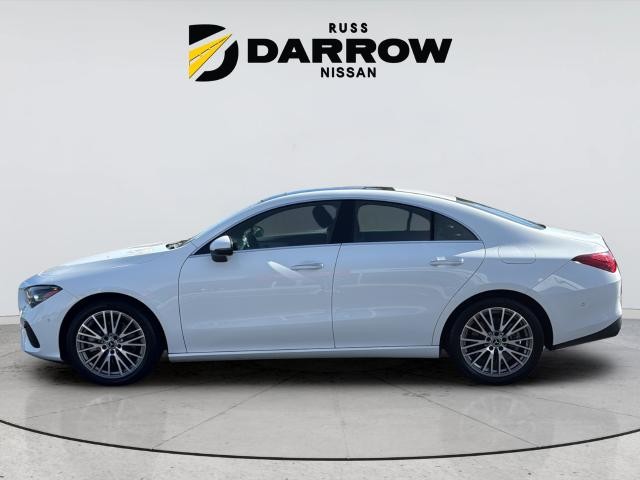 Mercedes-Benz CLA Vehicle Full-screen Gallery Image 2