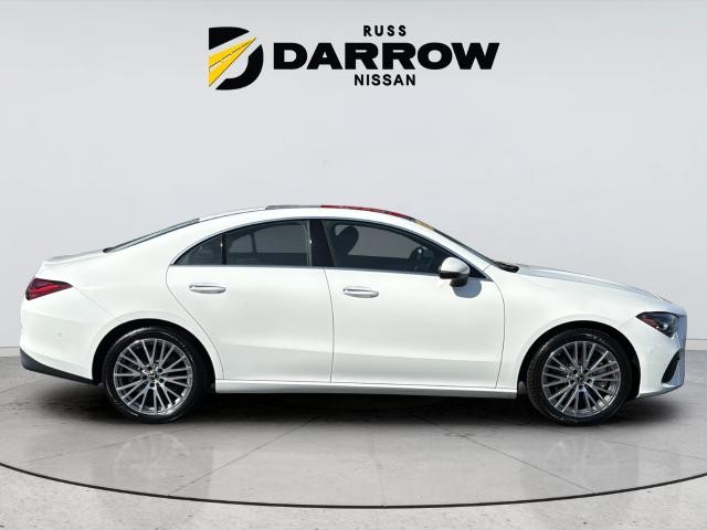Mercedes-Benz CLA Vehicle Full-screen Gallery Image 6