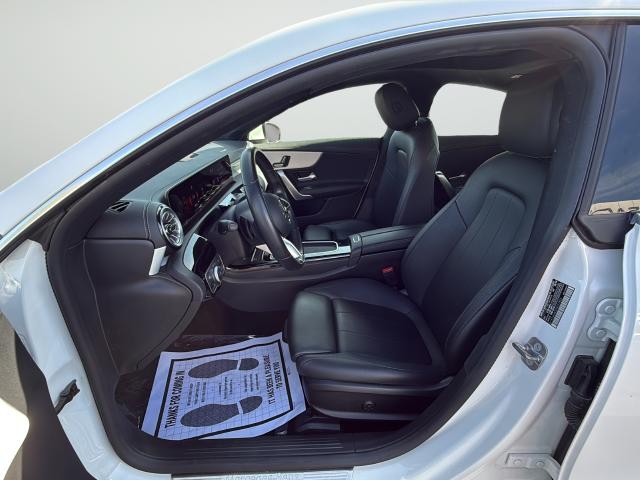Mercedes-Benz CLA Vehicle Full-screen Gallery Image 10
