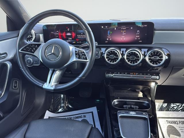 Mercedes-Benz CLA Vehicle Full-screen Gallery Image 11