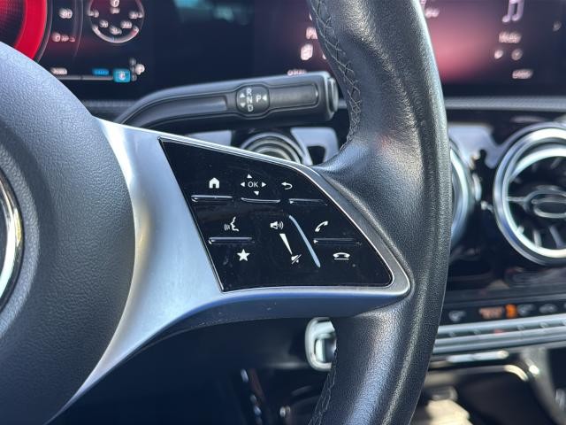 Mercedes-Benz CLA Vehicle Full-screen Gallery Image 17