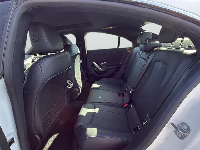 Mercedes-Benz CLA Vehicle Full-screen Gallery Image 26