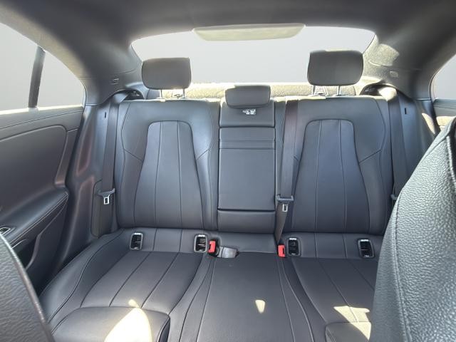 Mercedes-Benz CLA Vehicle Full-screen Gallery Image 33