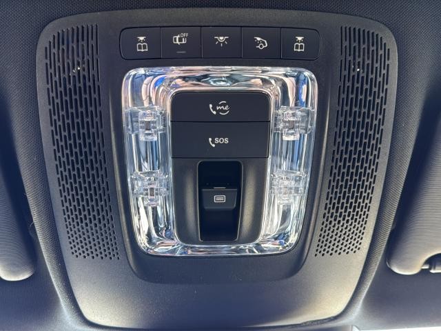 Mercedes-Benz CLA Vehicle Full-screen Gallery Image 35