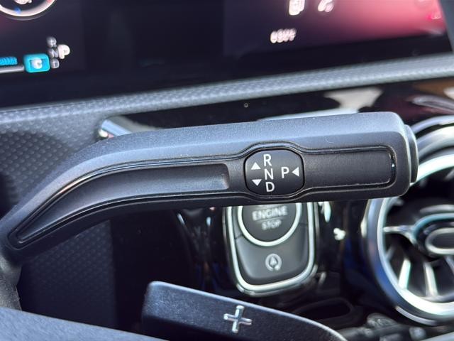Mercedes-Benz CLA Vehicle Full-screen Gallery Image 36