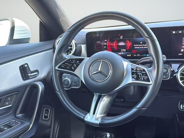 Mercedes-Benz CLA Vehicle Full-screen Gallery Image 37