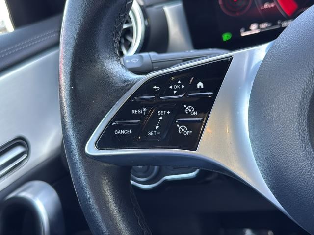 Mercedes-Benz CLA Vehicle Full-screen Gallery Image 38