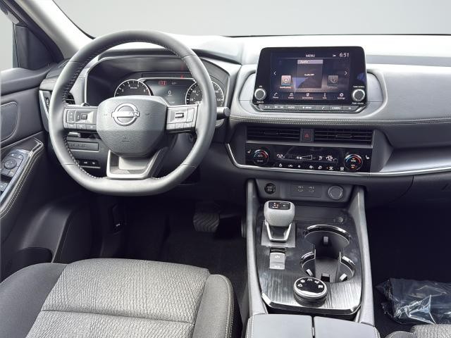 Nissan Rogue Vehicle Full-screen Gallery Image 11