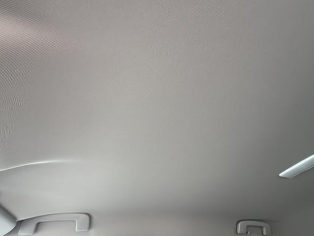 Nissan Rogue Vehicle Full-screen Gallery Image 19