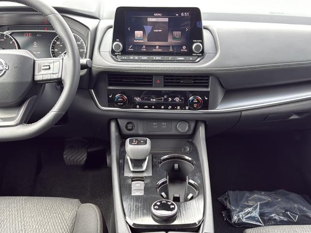 Nissan Rogue Vehicle Full-screen Gallery Image 20
