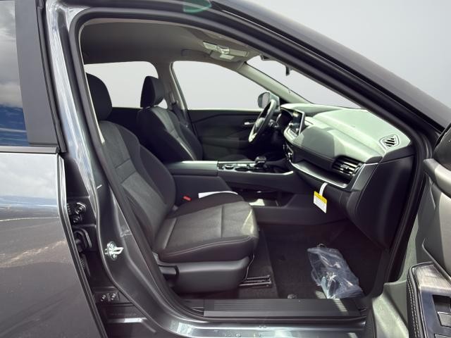 Nissan Rogue Vehicle Full-screen Gallery Image 26