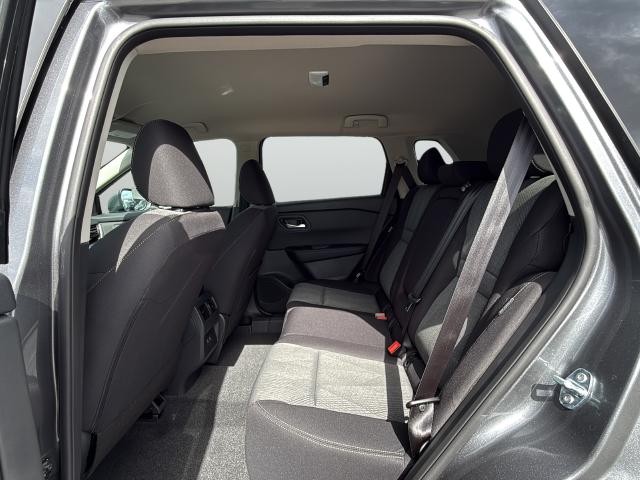 Nissan Rogue Vehicle Full-screen Gallery Image 27