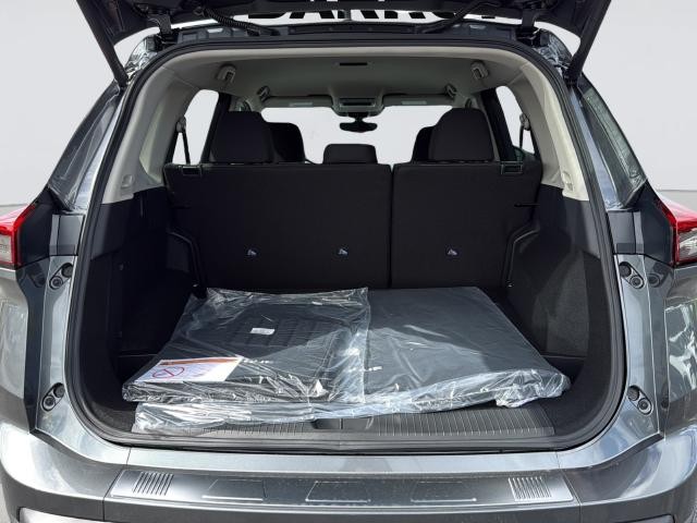 Nissan Rogue Vehicle Full-screen Gallery Image 35