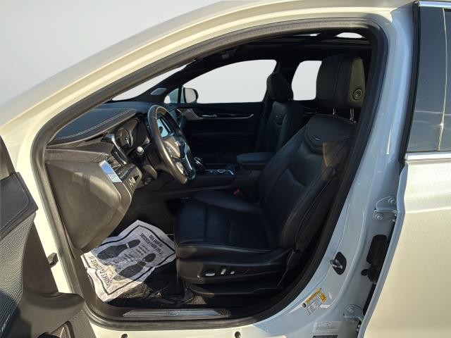 Cadillac XT5 Vehicle Full-screen Gallery Image 10
