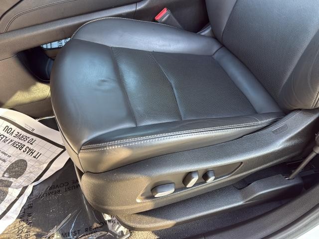Cadillac XT5 Vehicle Full-screen Gallery Image 18
