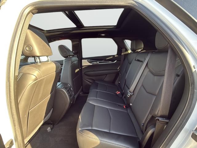 Cadillac XT5 Vehicle Full-screen Gallery Image 27