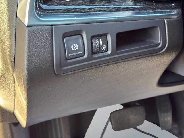 Cadillac XT5 Vehicle Full-screen Gallery Image 28
