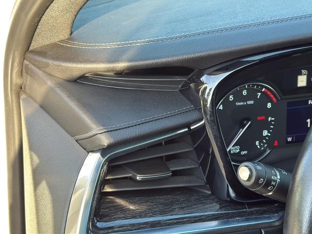 Cadillac XT5 Vehicle Full-screen Gallery Image 31