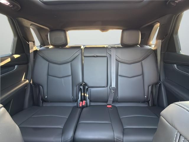 Cadillac XT5 Vehicle Full-screen Gallery Image 34