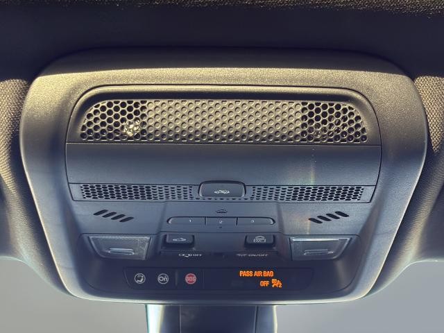 Cadillac XT5 Vehicle Full-screen Gallery Image 36