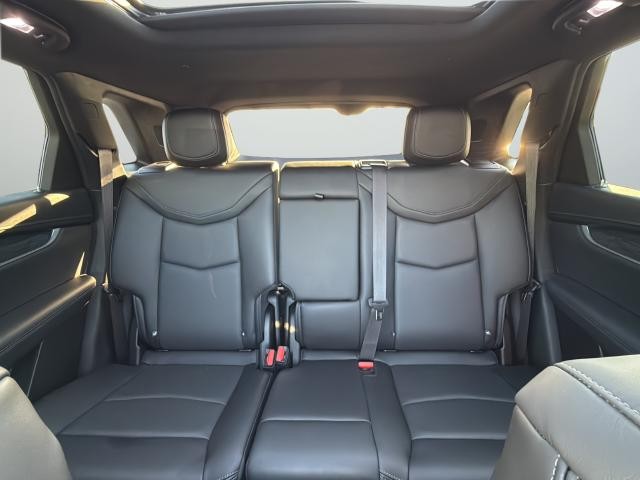 Cadillac XT5 Vehicle Full-screen Gallery Image 40