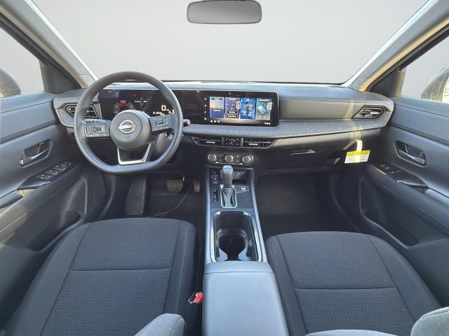 Nissan Kicks Vehicle Full-screen Gallery Image 9