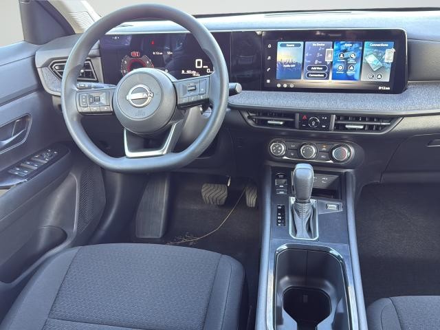 Nissan Kicks Vehicle Full-screen Gallery Image 11