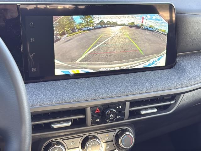 Nissan Kicks Vehicle Full-screen Gallery Image 15