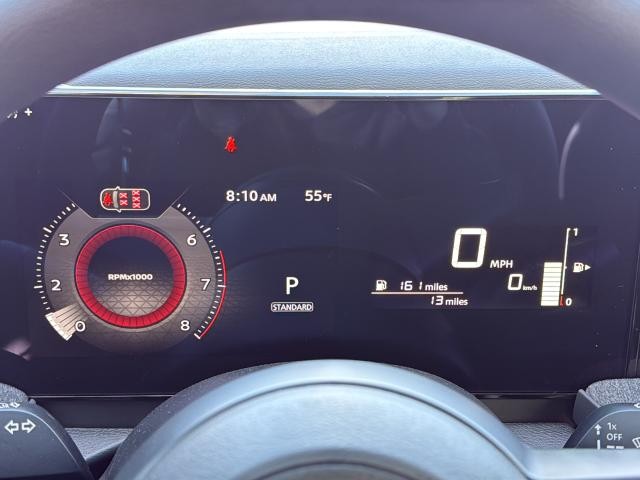 Nissan Kicks Vehicle Full-screen Gallery Image 23