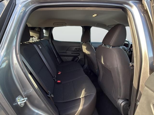Nissan Kicks Vehicle Full-screen Gallery Image 25