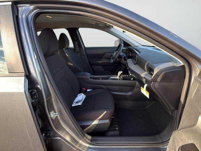 Nissan Kicks Vehicle Full-screen Gallery Image 26