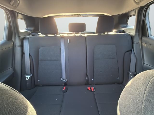 Nissan Kicks Vehicle Full-screen Gallery Image 34