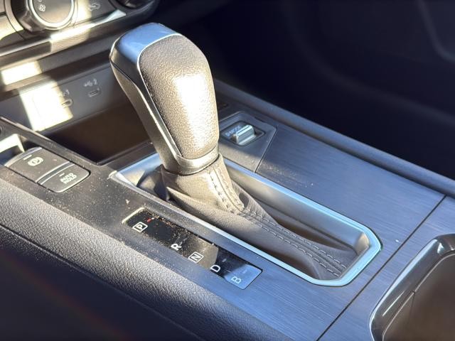 Nissan Kicks Vehicle Full-screen Gallery Image 37