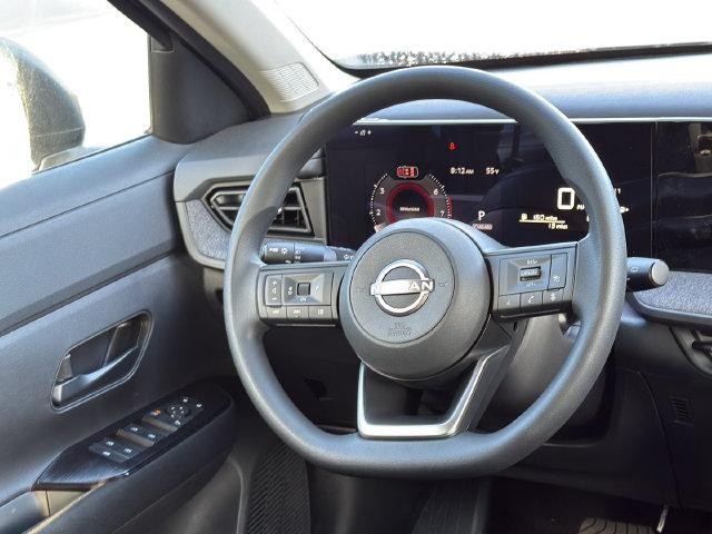 Nissan Kicks Vehicle Full-screen Gallery Image 38