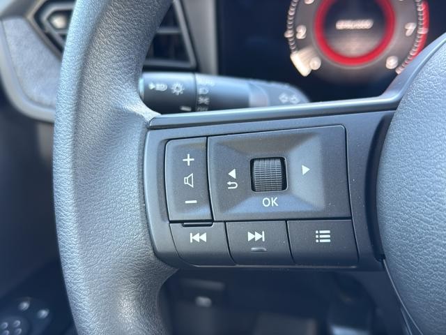 Nissan Kicks Vehicle Full-screen Gallery Image 39