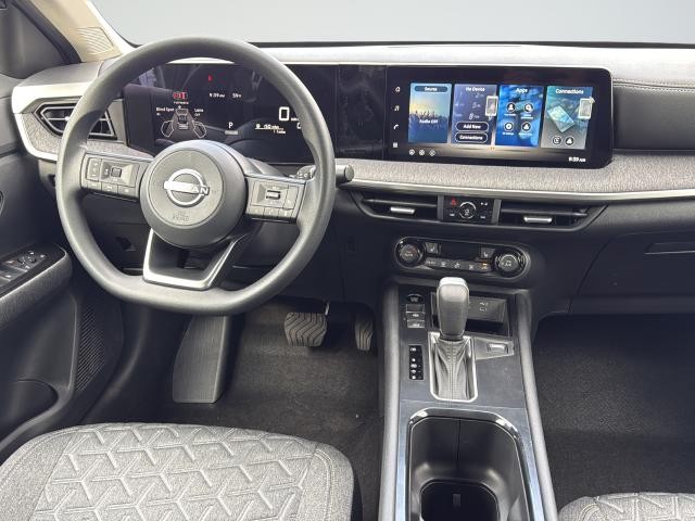 Nissan Kicks Vehicle Full-screen Gallery Image 11