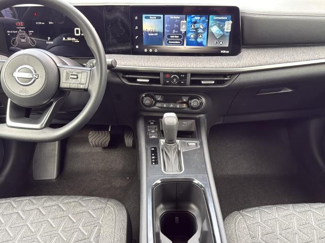 Nissan Kicks Vehicle Full-screen Gallery Image 20
